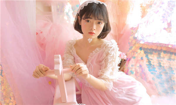 交口供卵试管代怀生子多少钱？这一直是很多不孕不育家庭关注的话题。在中国，不孕不育的发生率越来越高，根据《中国不孕不育现状调研报告》显示，育龄夫妇的不孕不育率从20年前的3%增长至现在的12.5%-18.2%，患者人数高达6000万以上。在这样的背景下，许多家庭通过供卵试管来实现自己的生育梦想。那么，供卵试管代怀生子的费用到底是多少呢？
